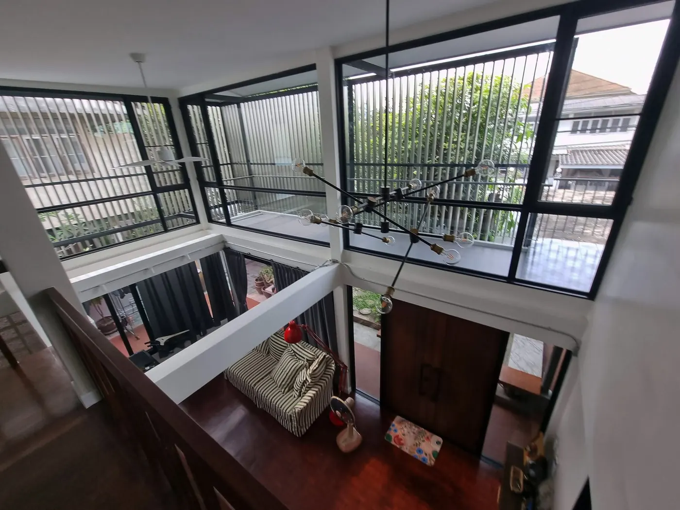 บ้านโปร่งสองชั้น — สร้างจริง